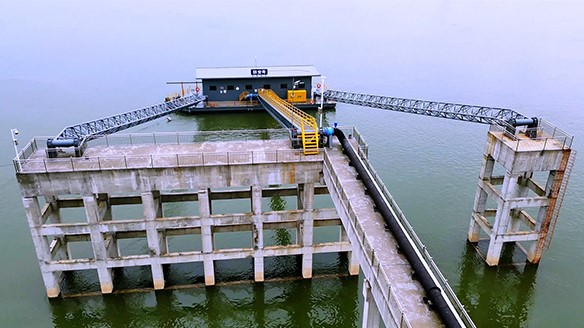 由我司承建的長江荊州段彌安號取水泵船交付業(yè)主！