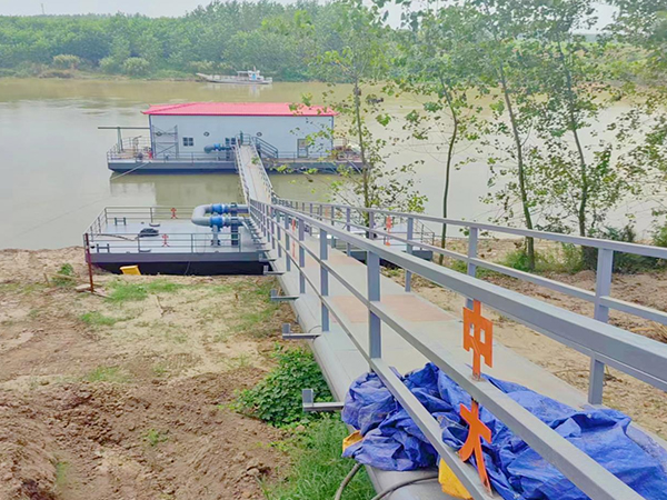 多級浮箱搖臂式取水泵船